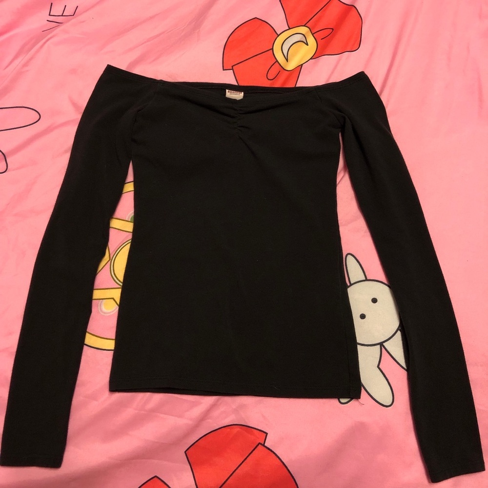 *SOLD* Hollister off the shoulder longsleeve top